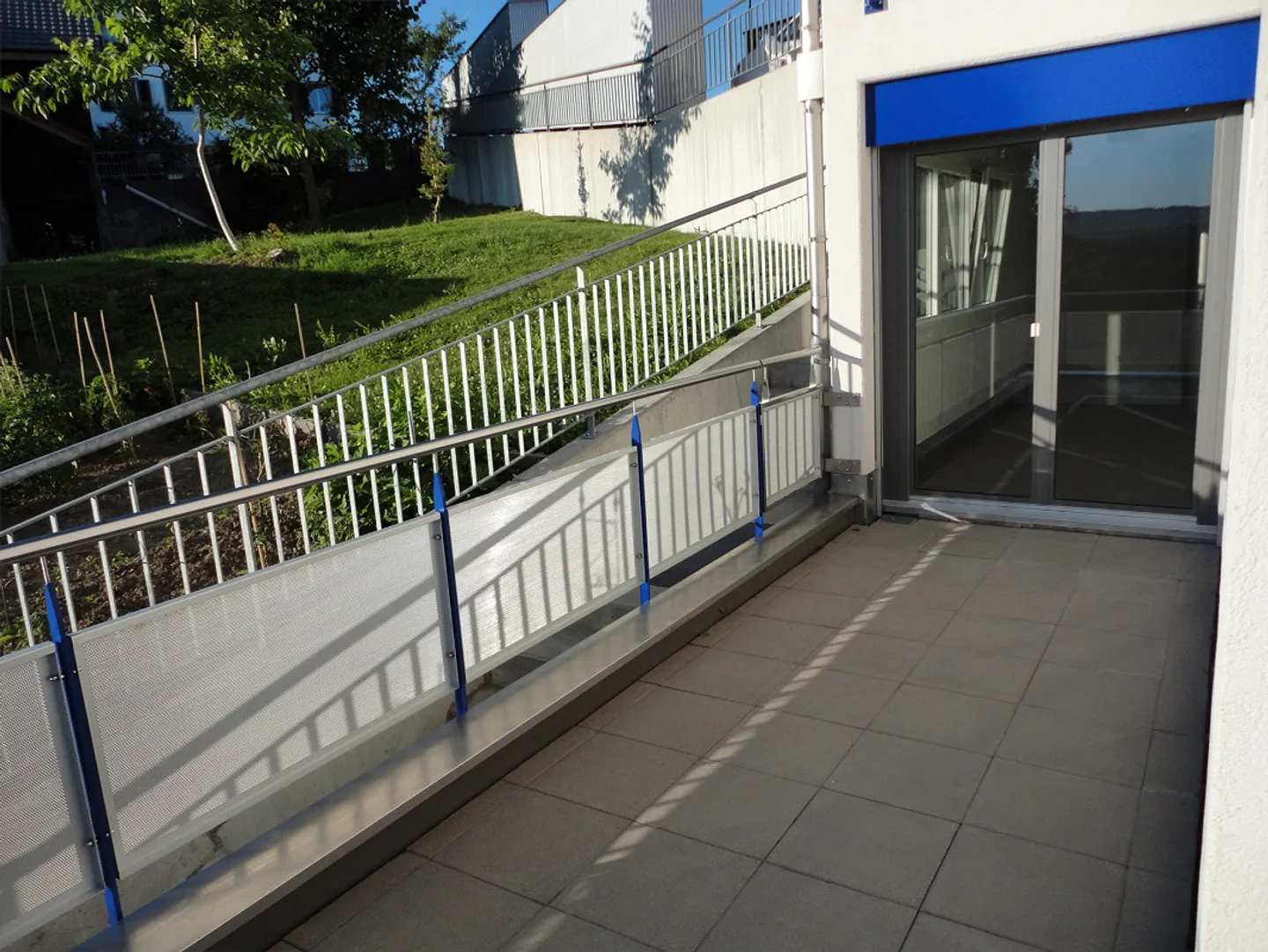 Sonnige 2 1/2 Zimmer-Wohnung im 1. OG mit grosszügiger Terrasse - Foto 20 von 25