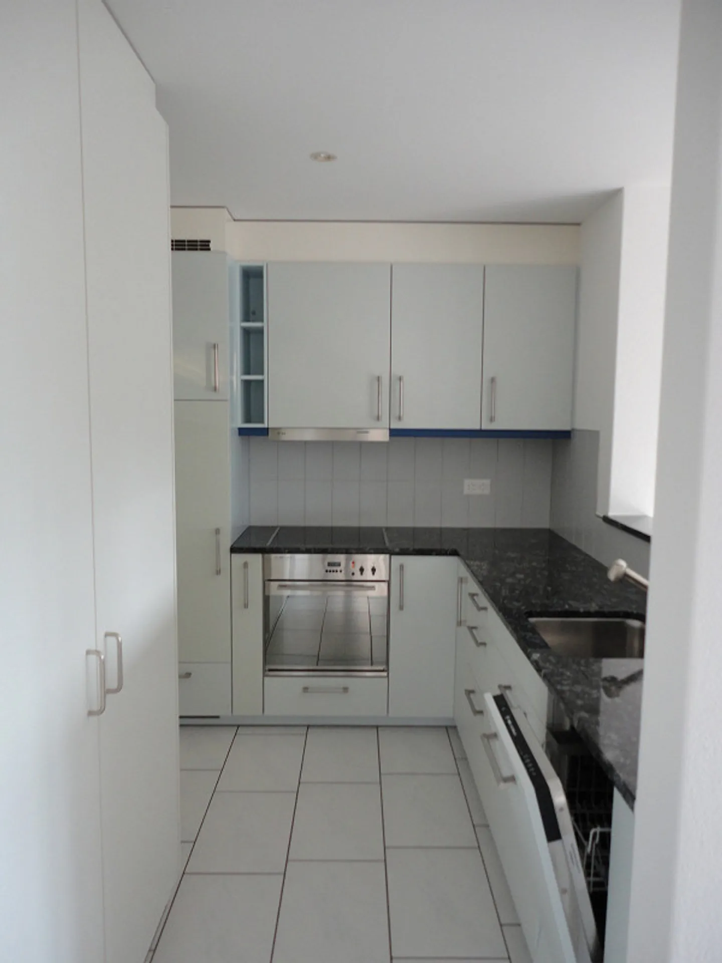 Sonnige 2 1/2 Zimmer-Wohnung im 1. OG mit grosszügiger Terrasse - Foto 14 von 25