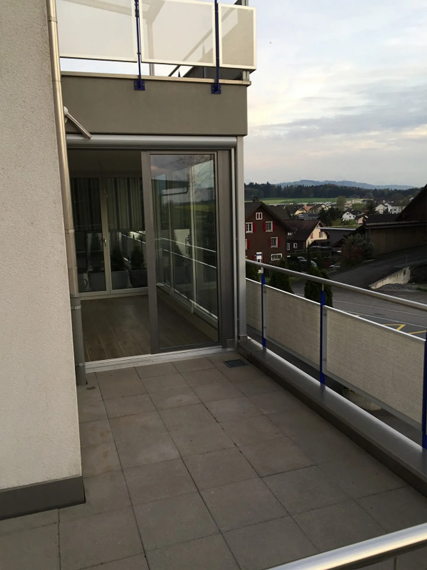 Sonnige 2 1/2 Zimmer-Wohnung im 1. OG mit grosszügiger Terrasse - Foto 21 von 25