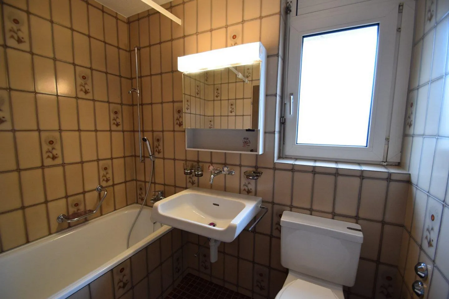 Appartamento affascinante 3.5 locali con balcone e bella vista a Wie... - Foto 9 di 13