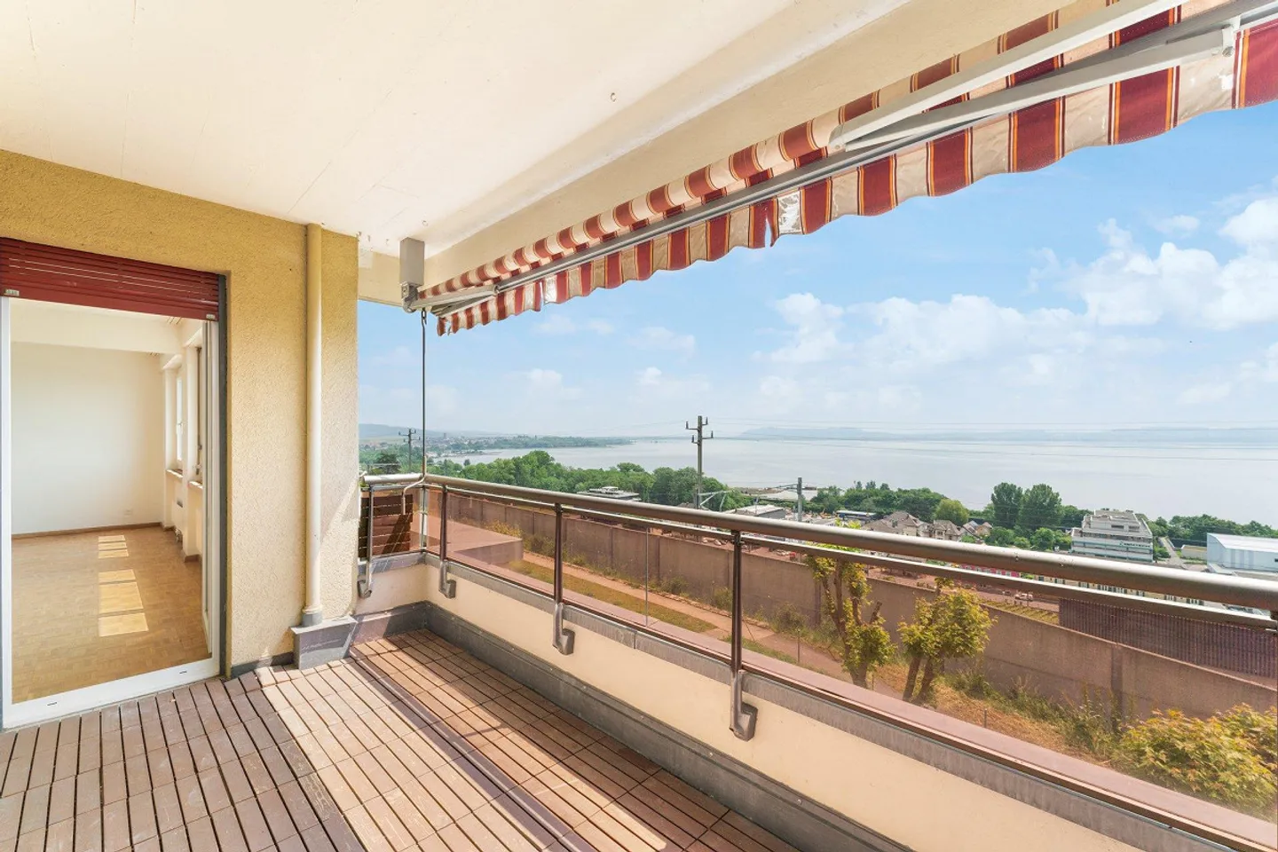 Magnificent view of the lake and the Alps with FREE CAUTION - Photo 11 of 13