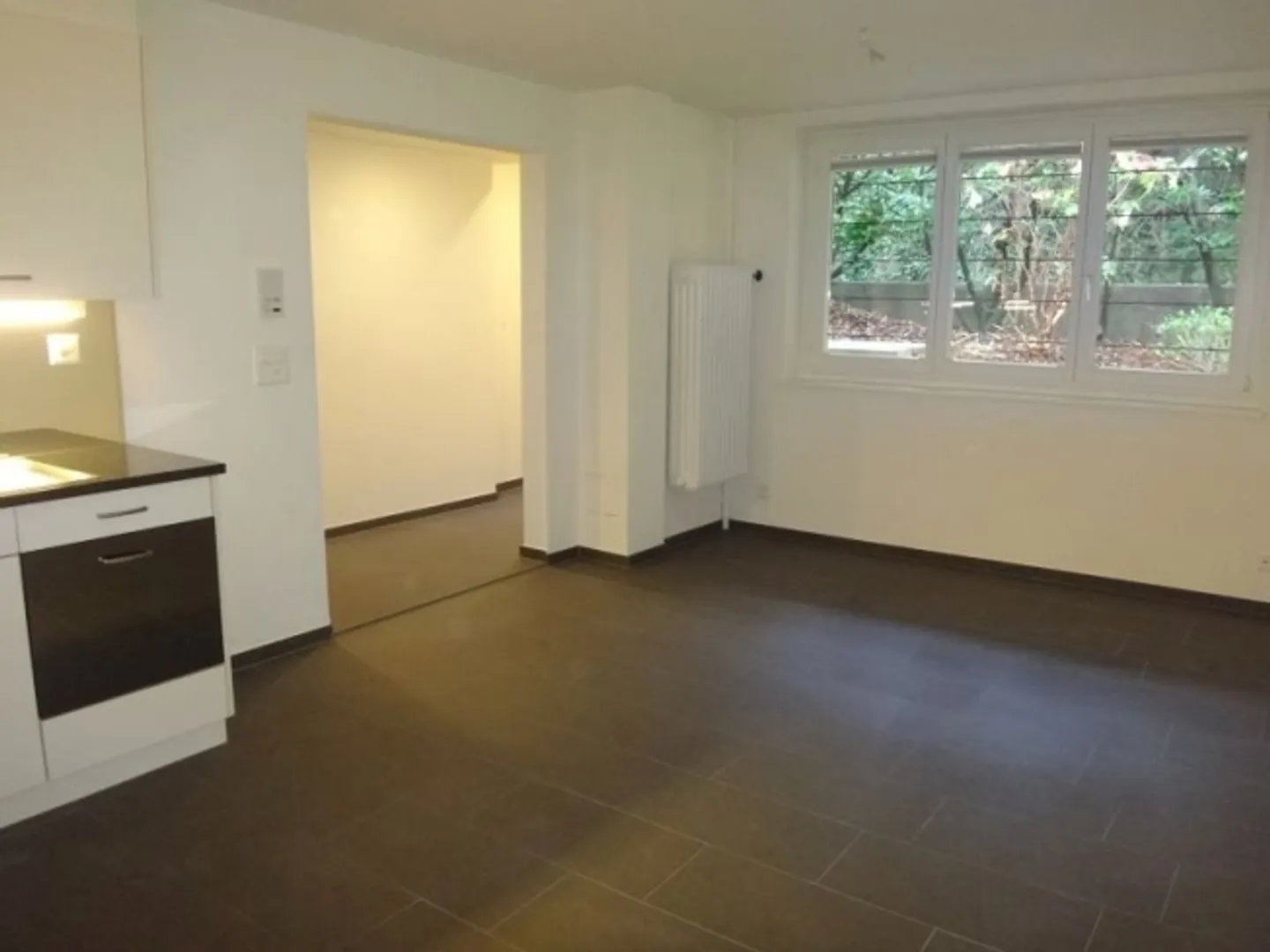 Appartamento ristrutturato con patio in una posizione tranquilla - Foto 2 di 8