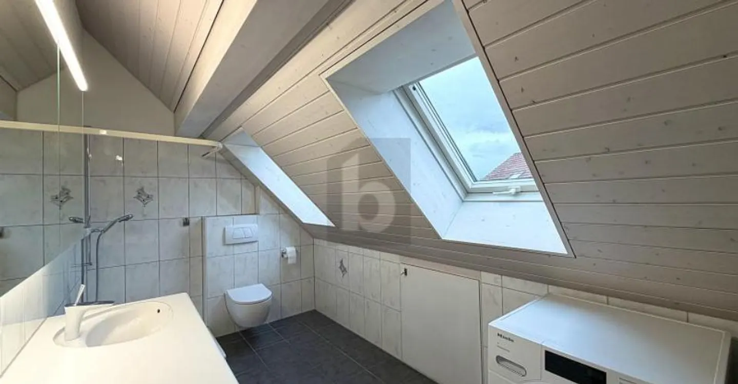DANS UN EMPLACEMENT CENTRAL AVEC UNE BONNE CONNECTION! - Photo 4 sur 6
