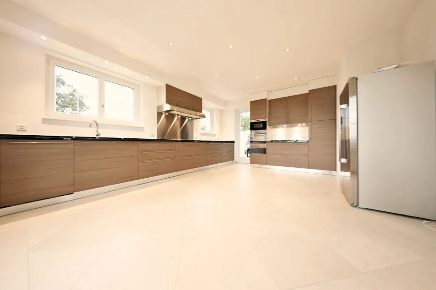 Elegante Villa mit Seeblick - Foto 5 von 13