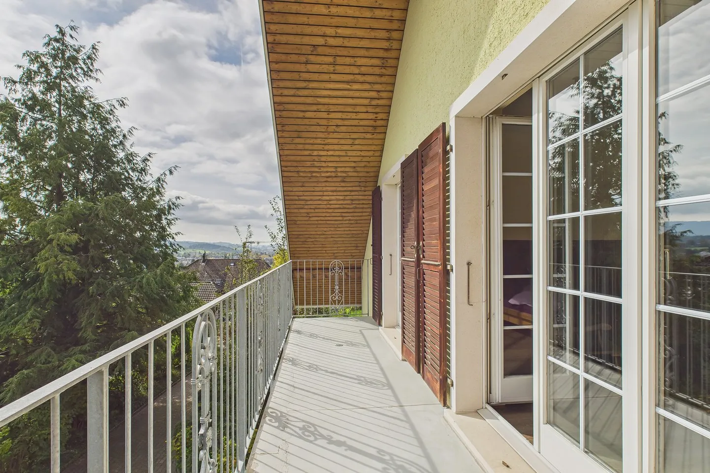 Herrschaftliche Villa über den Dächern von Lyss - Foto 22 von 28