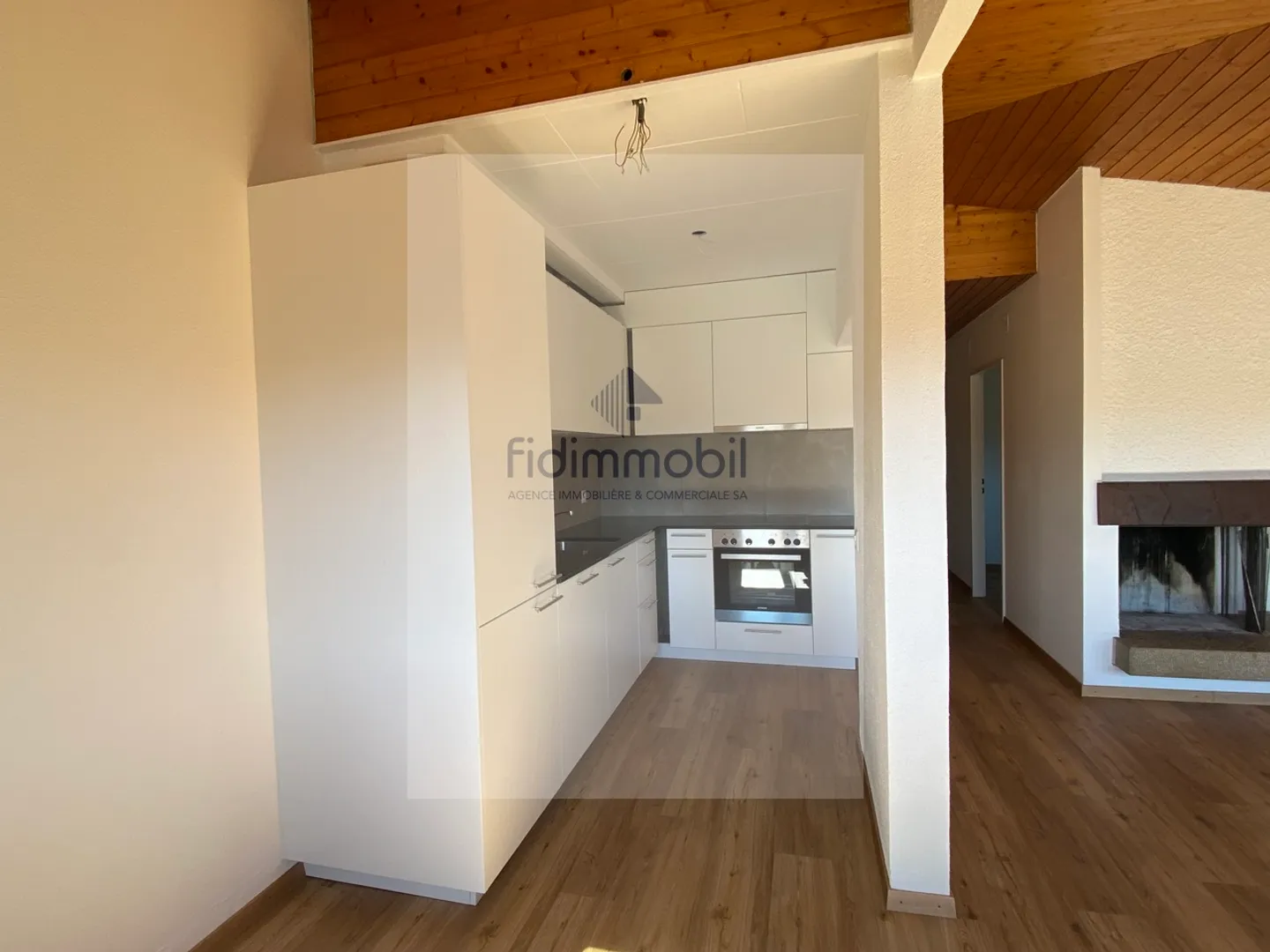 Appartement 4.5 pièces rénové - Photo 2 sur 15