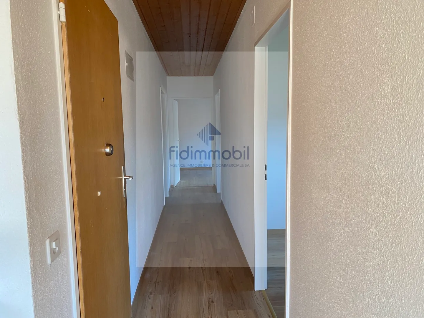 Appartement 4.5 pièces rénové - Photo 3 sur 15