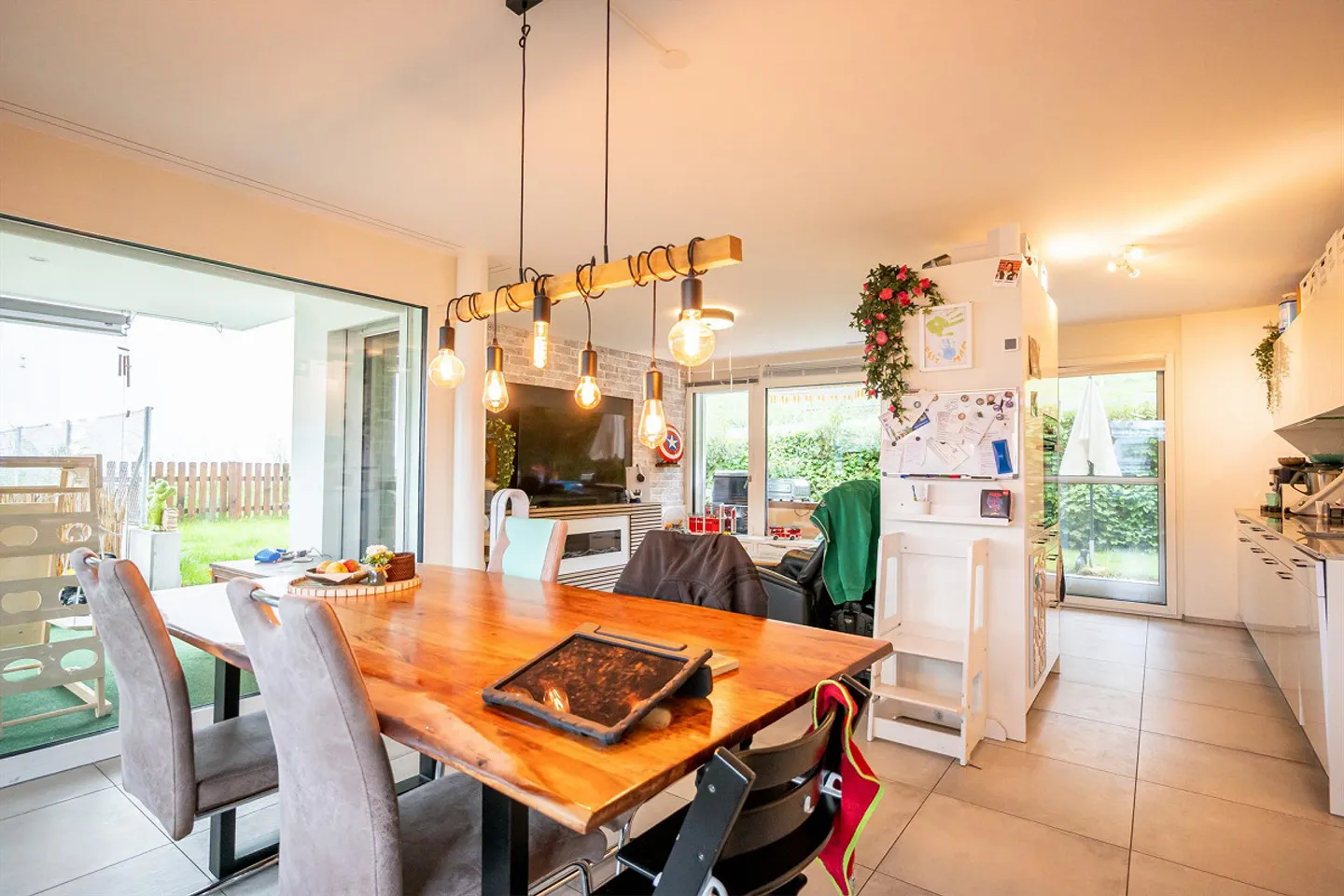 Moderne 3.5-Zimmerwohnung mit Balkon und Garten in Toffen zu verkaufen - Foto 1 von 16