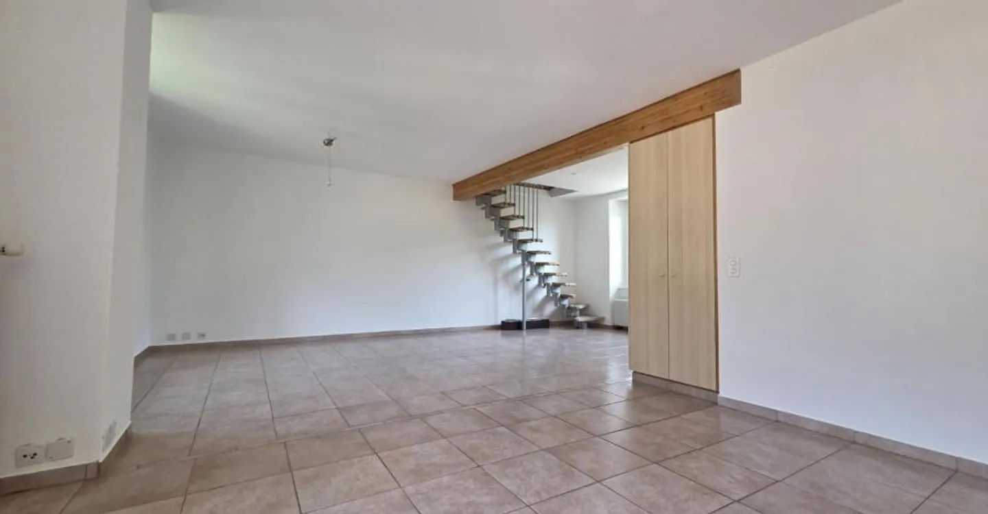 Appartement Duplex Spacieux à Saxon - Photo 3 sur 10