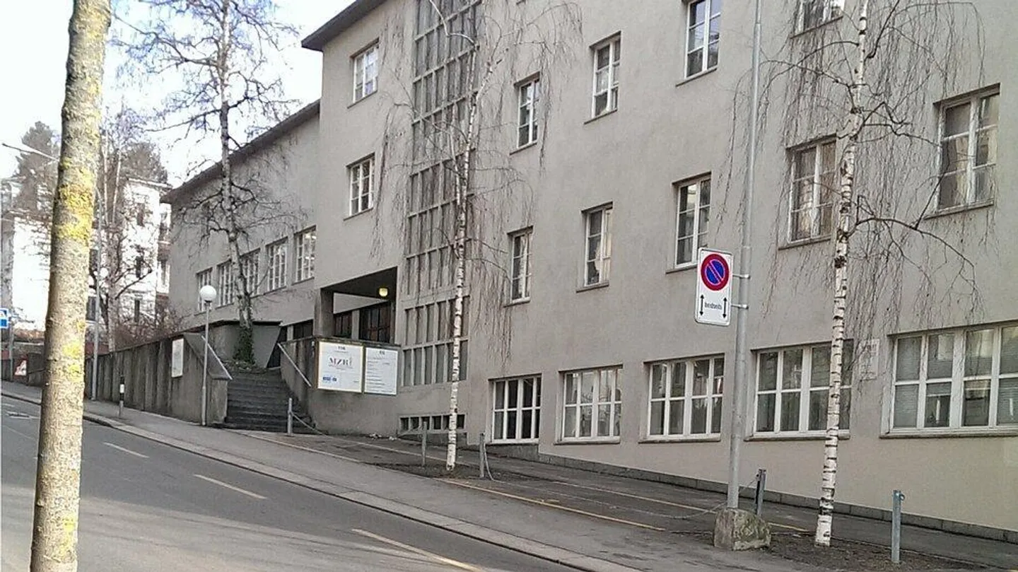 Bureau à louer dans la ville de Zurich! - Photo 1 sur 4