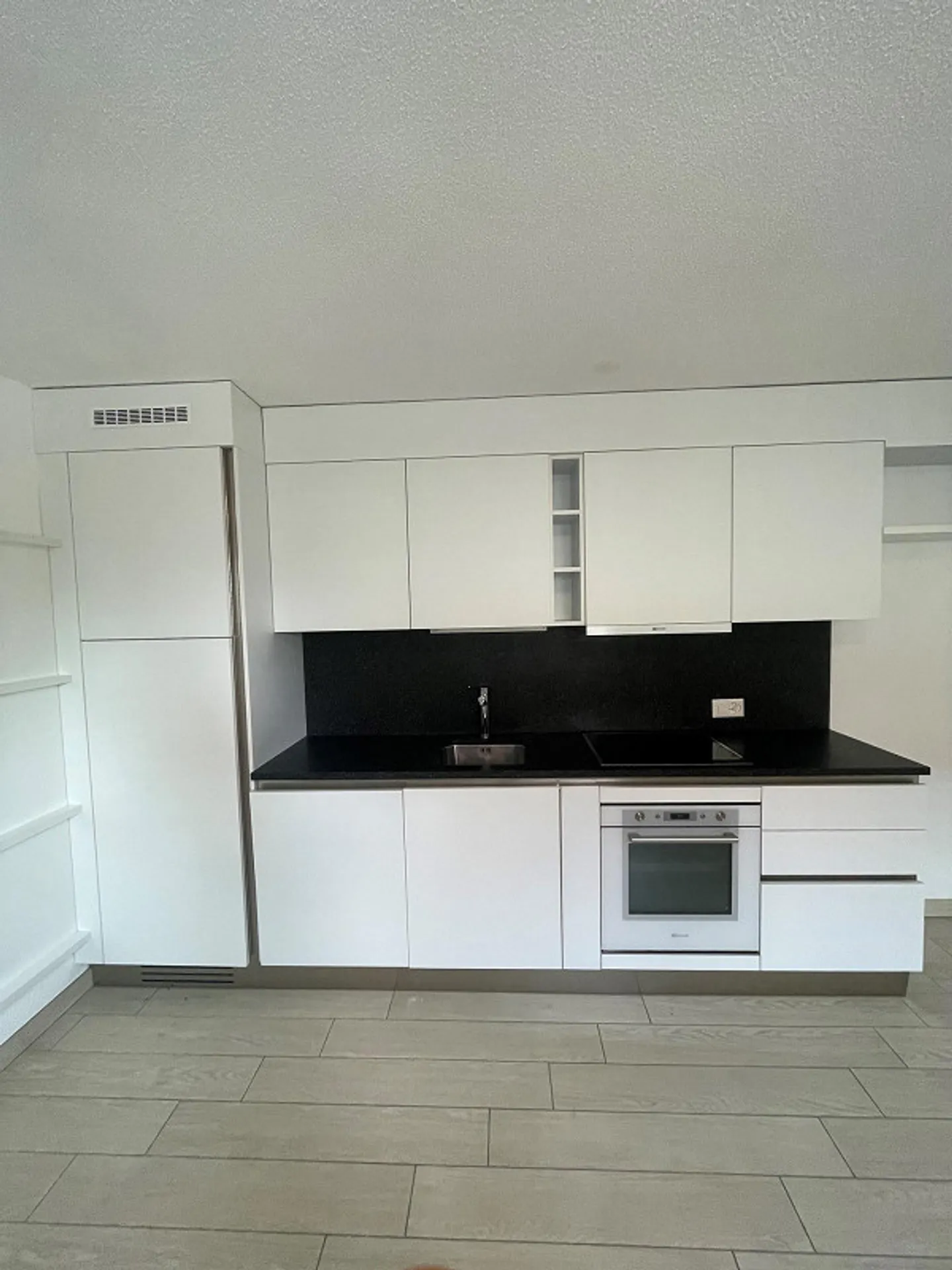 Beautiful and modern 2-room duplex apartment for rent in Biberist - Photo 3 of 8