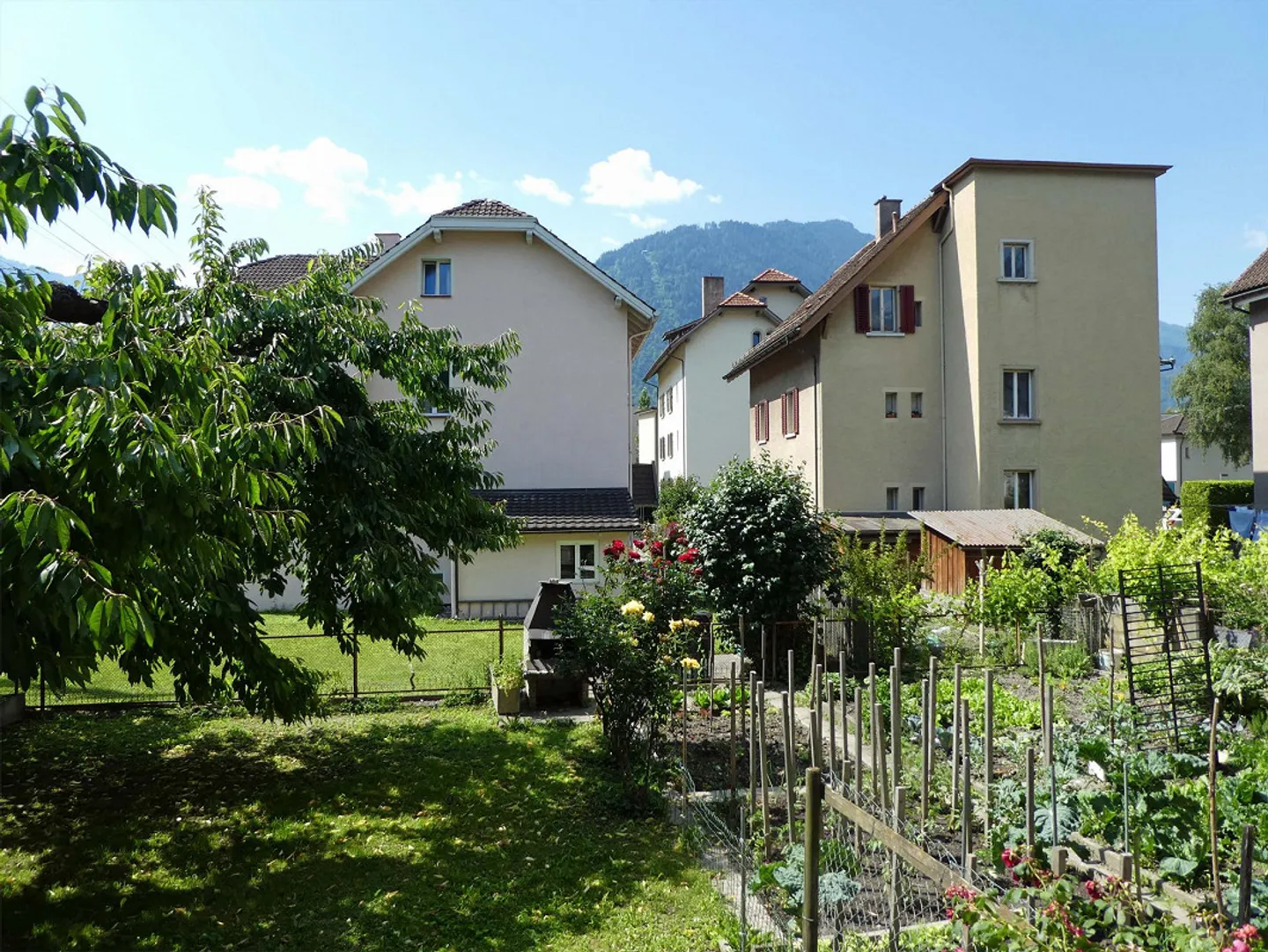 Cozy Apartment with Garden Access - Photo 2 of 5