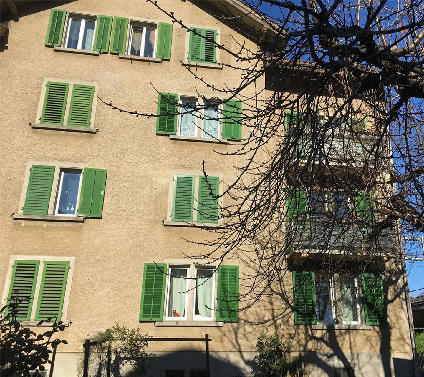 Cozy Apartment with Garden Access - Photo 4 of 5