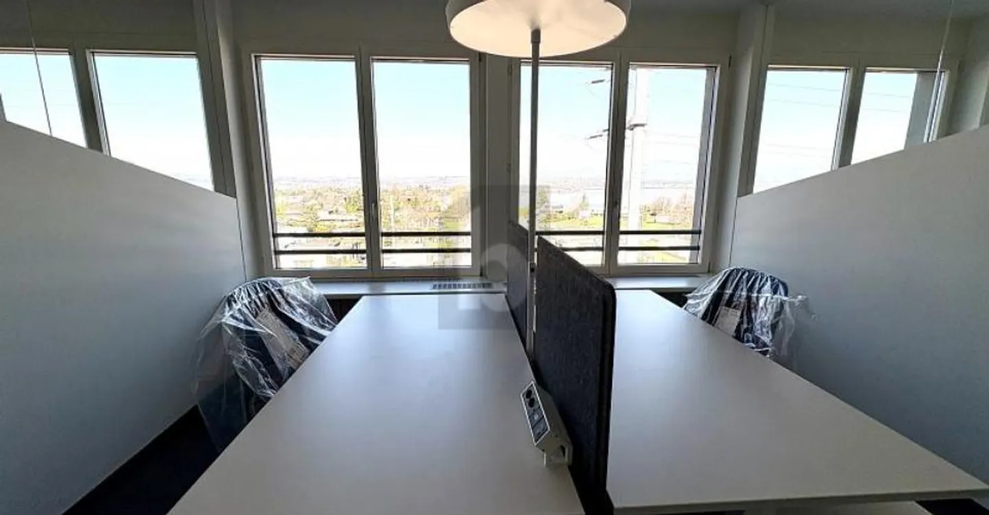 REPRESENTATIVE WITH WONDERFUL LAKE VIEW - Photo 4 of 4