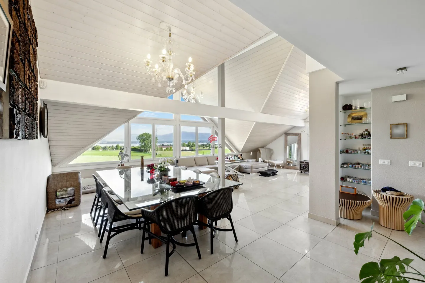 Individual House with Lake View, Garden, Double Garage - Photo 2 of 9