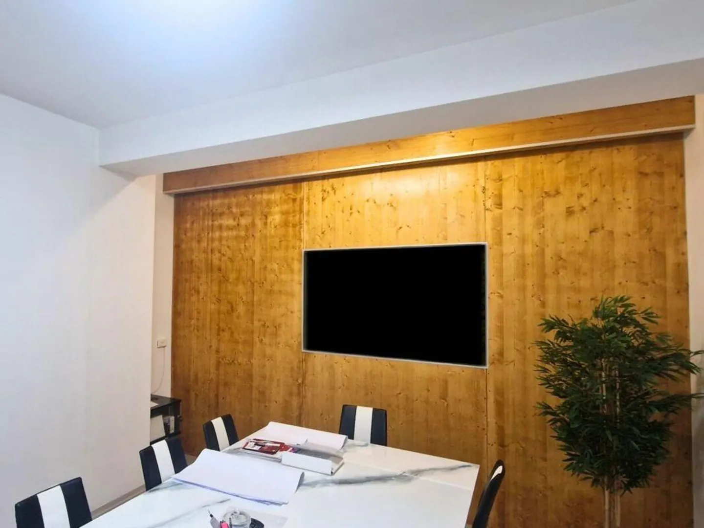 Bureaux spacieux au centre de Chiasso - Photo 6 sur 6