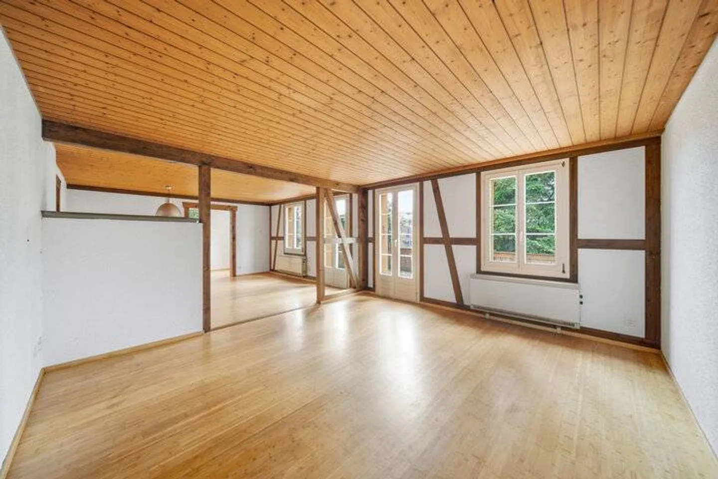 Spacious Family Home in Thun - Photo 2 of 7