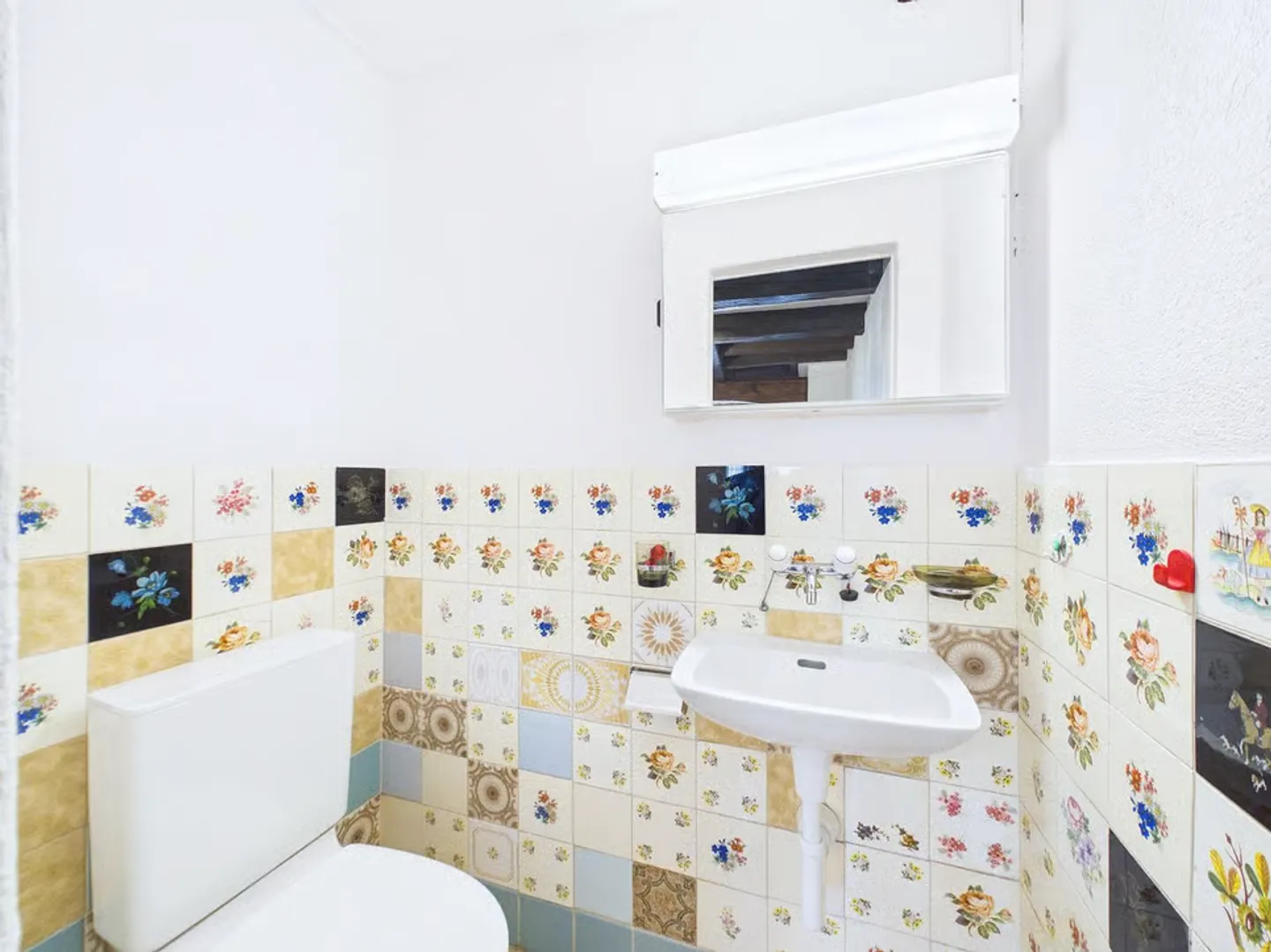 Historical Gem with Apartment - Photo 10 of 13