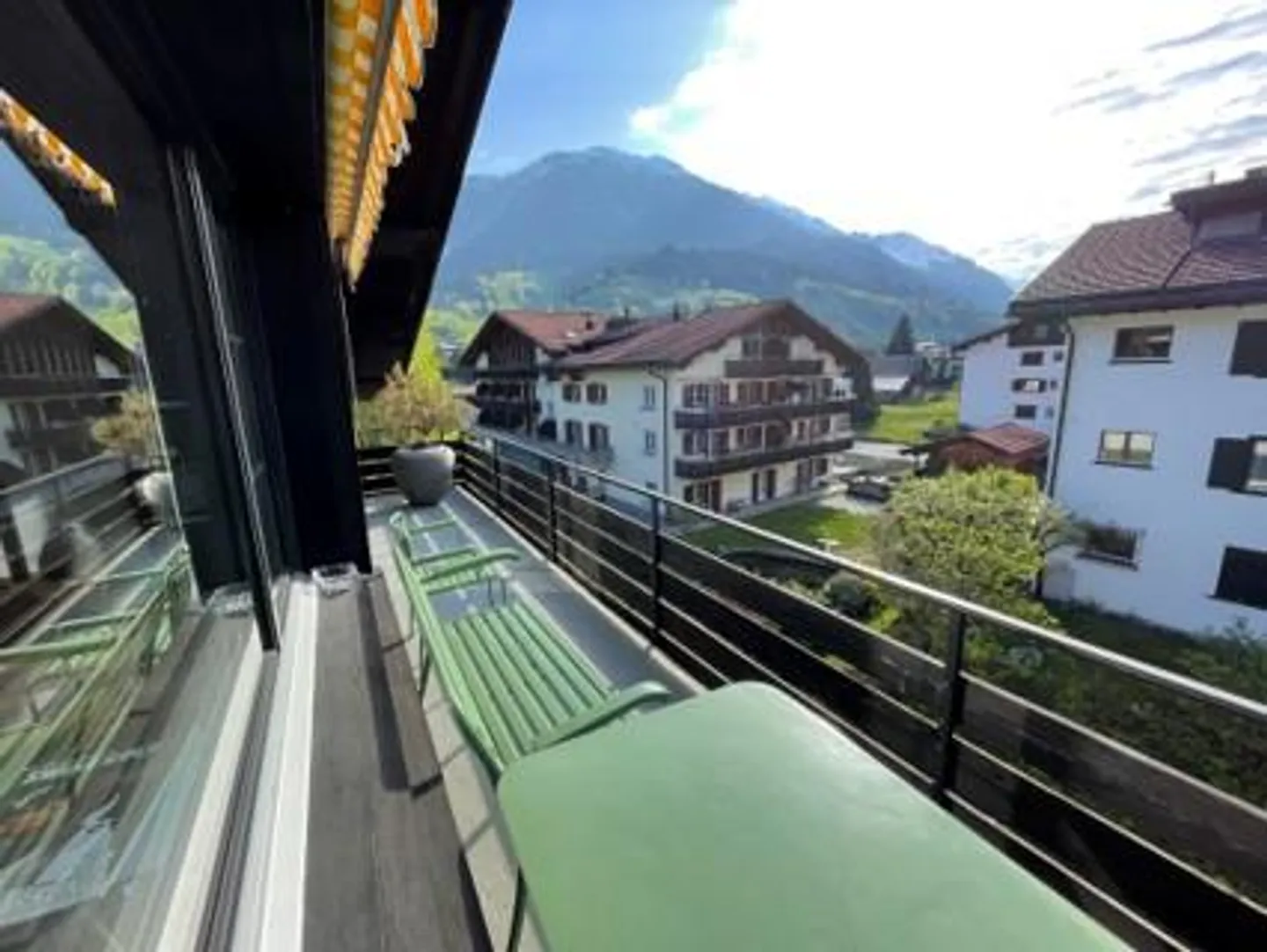 Beautiful attic apartment in a central location with balcony - Photo 5 of 15