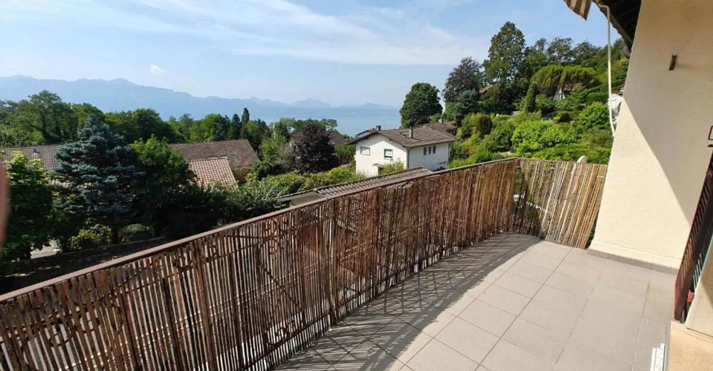 Bel appartamento di 4,5 locali con vista lago - Foto 1 di 7