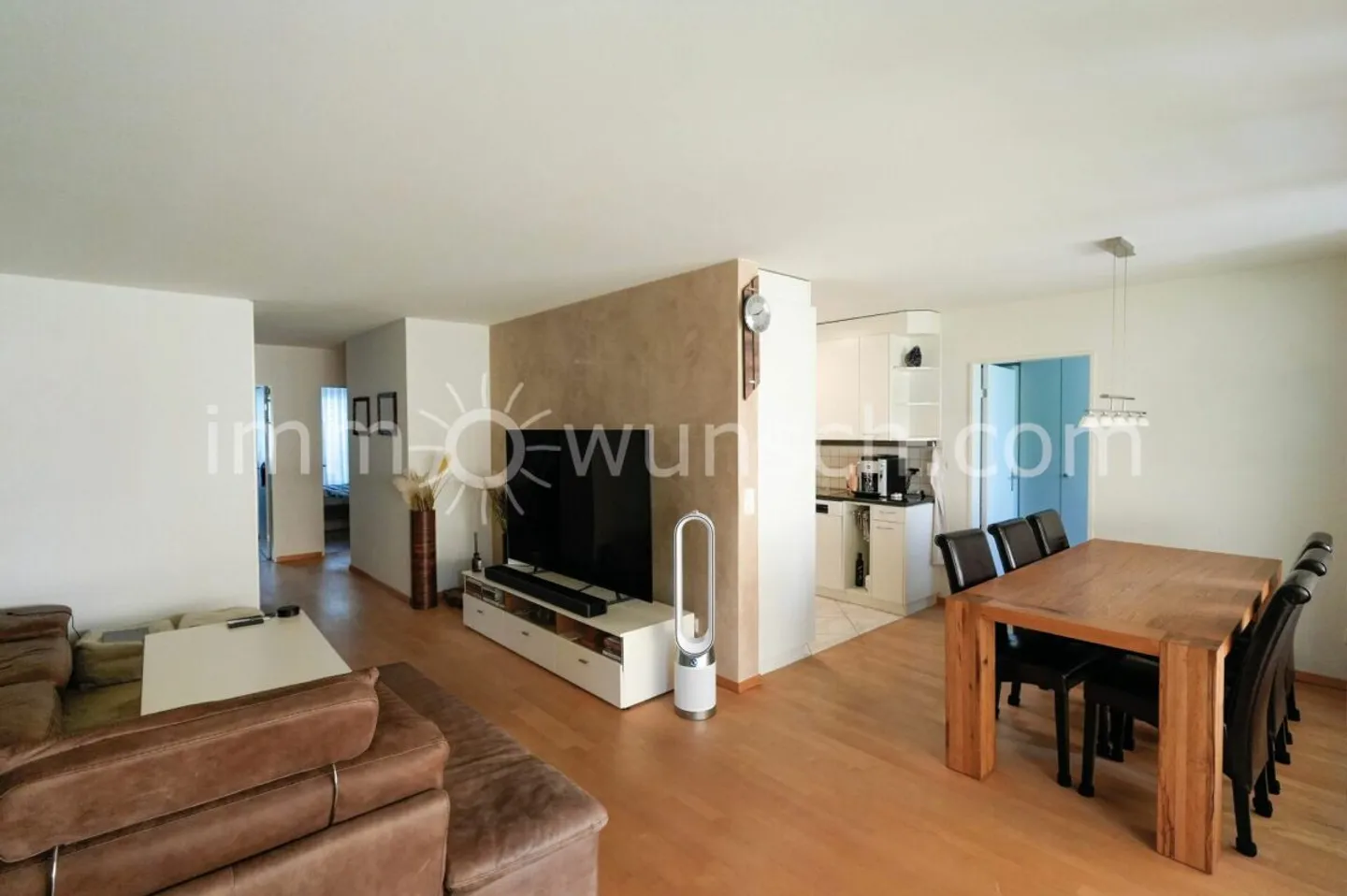 Spacious Family Apartment in Steinhausen - Photo 2 of 11