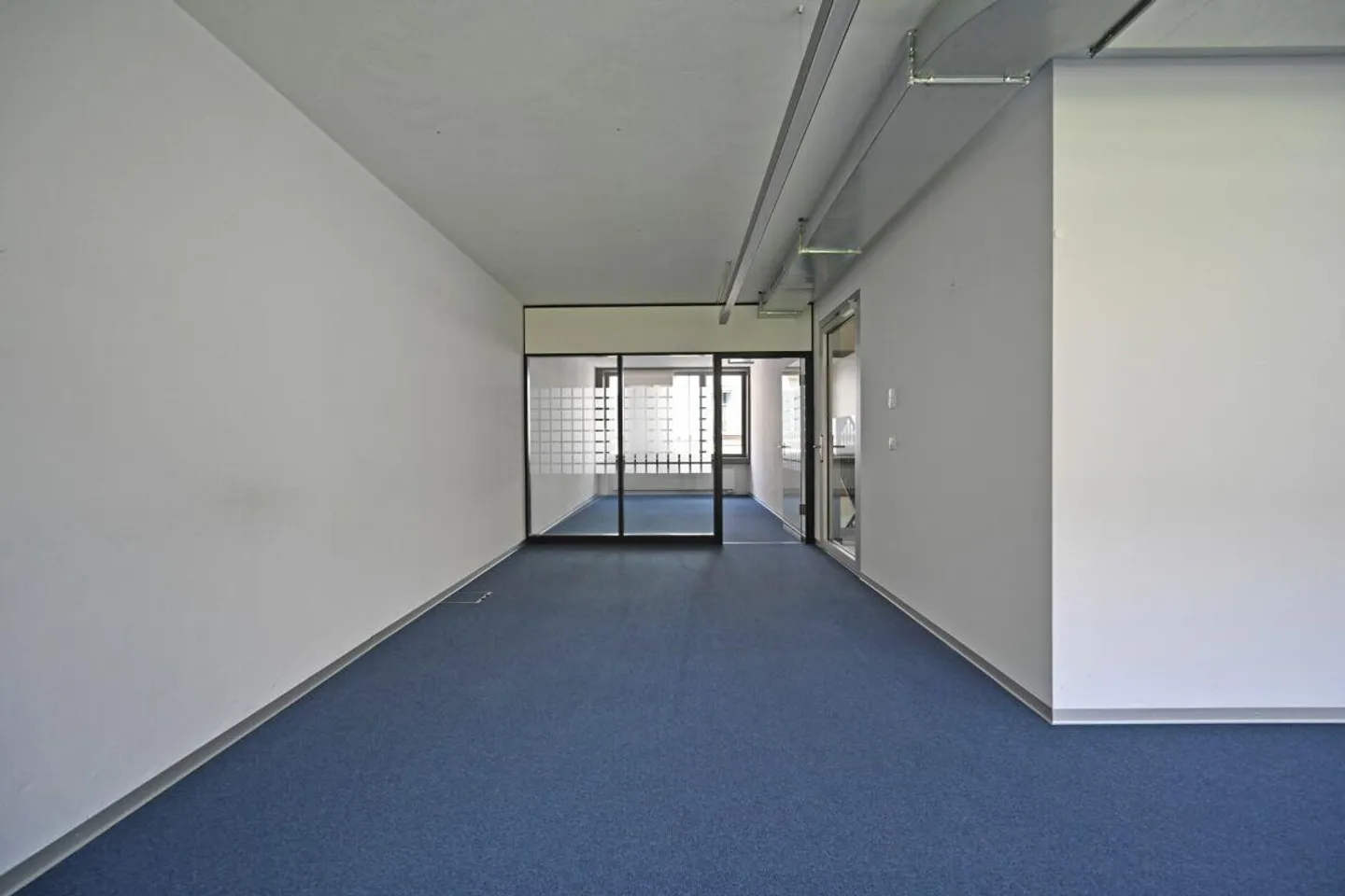 Cerchi spazi per uffici pratici? Abbiamo la proprietà giusta per te! - Foto 3 di 6