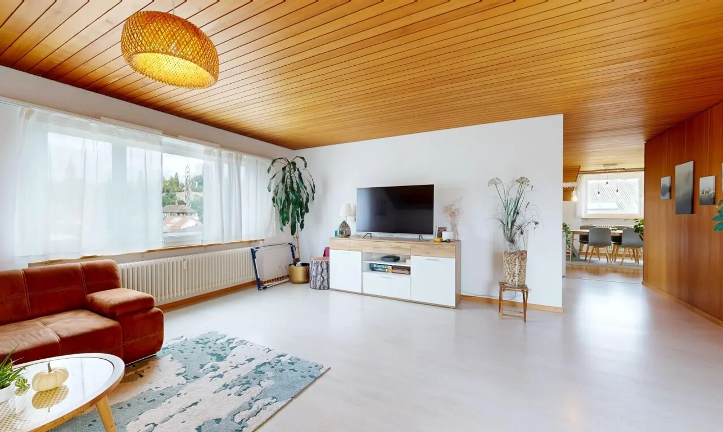 Appartement en attique abordable avec vue dégagée dans un emplacement calme - Photo 1 sur 11