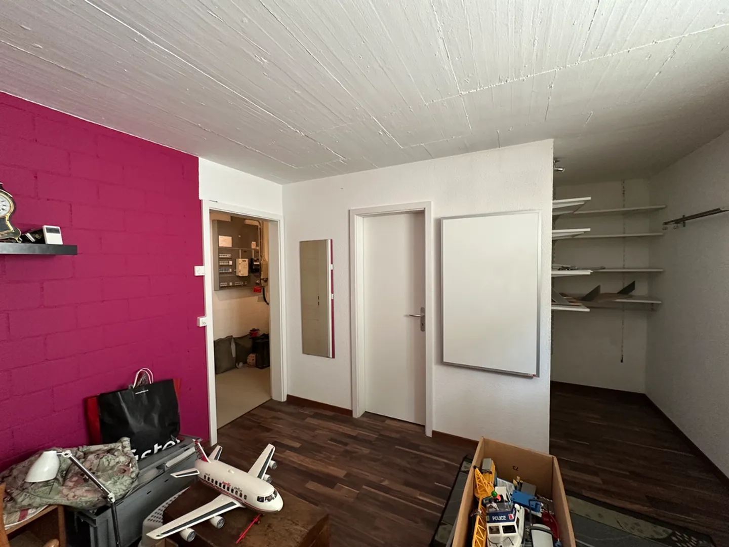 Casa unifamiliare ben tenuta con paradiso del giardino, ideale per le famiglie - Foto 9 di 12