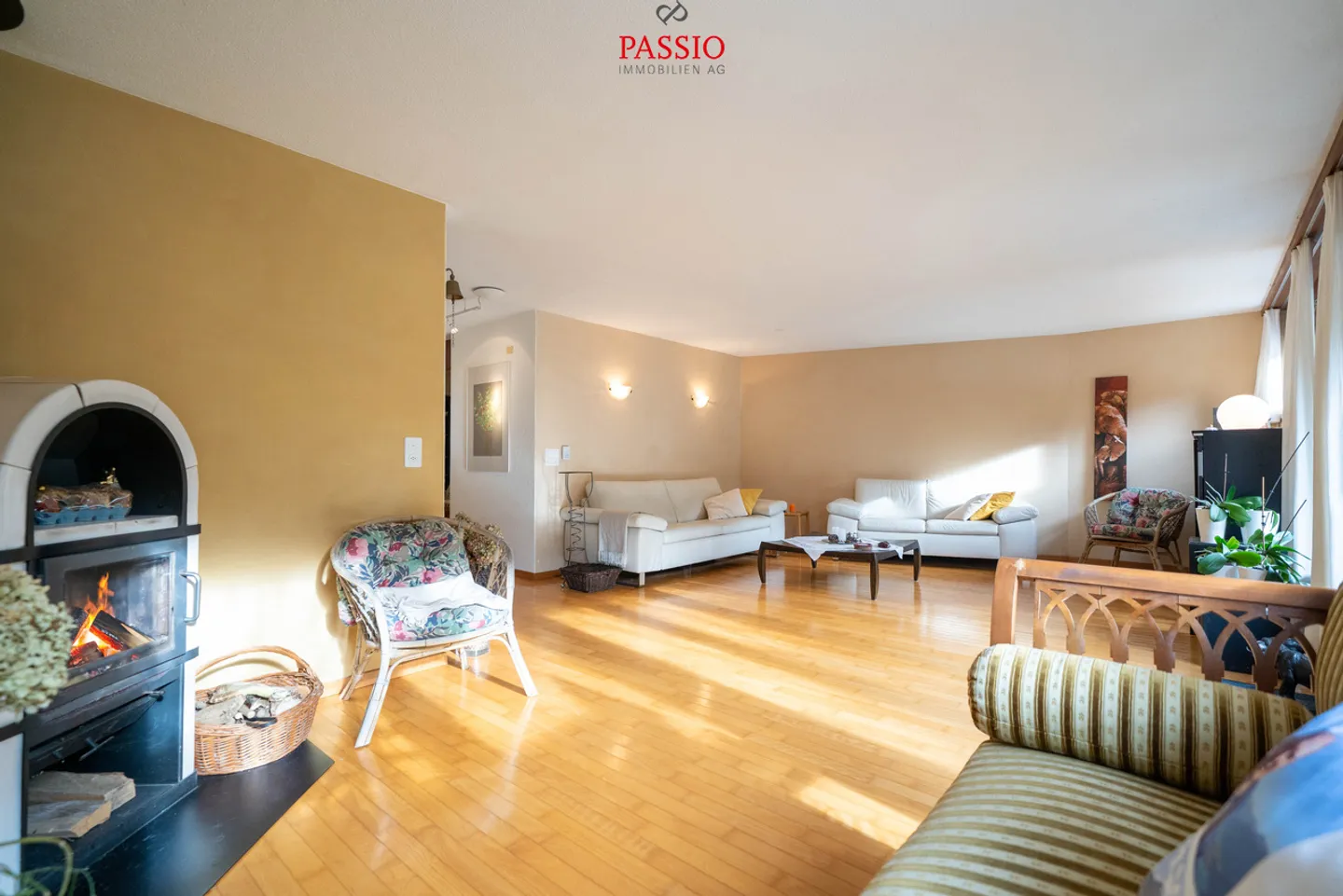 Large 10-Room End Townhouse with Garden Paradise in Prime Location - Photo 7 of 34