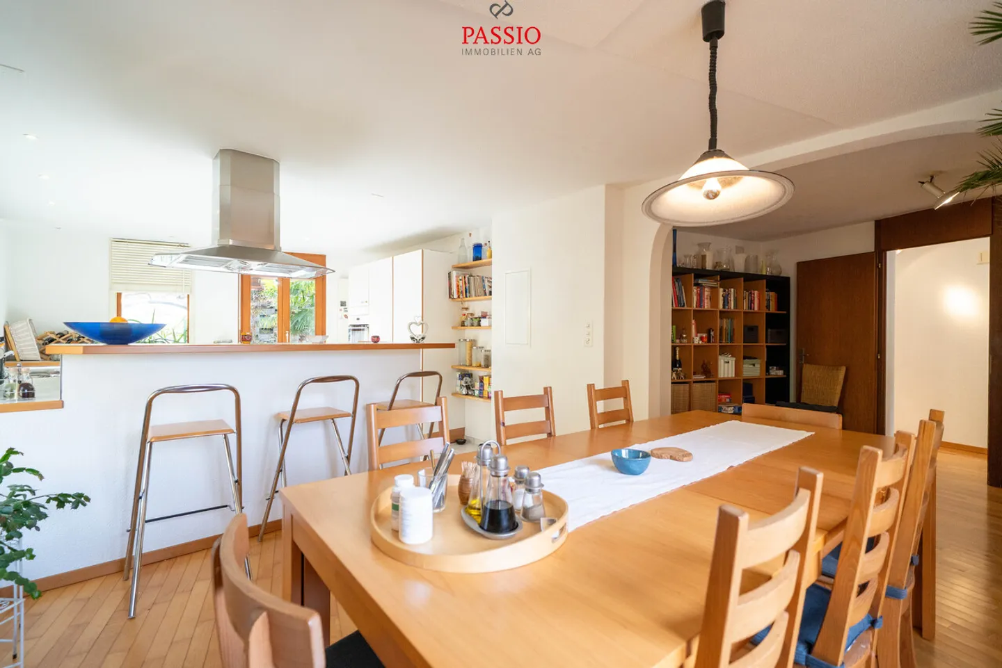 Large 10-Room End Townhouse with Garden Paradise in Prime Location - Photo 12 of 34