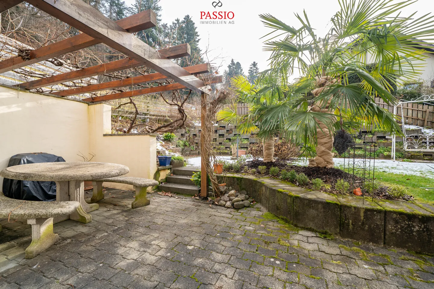 Large 10-Room End Townhouse with Garden Paradise in Prime Location - Photo 16 of 34