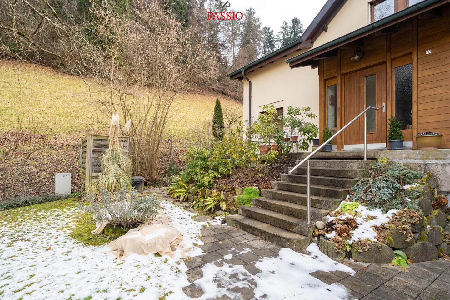 Large 10-Room End Townhouse with Garden Paradise in Prime Location - Photo 32 of 34