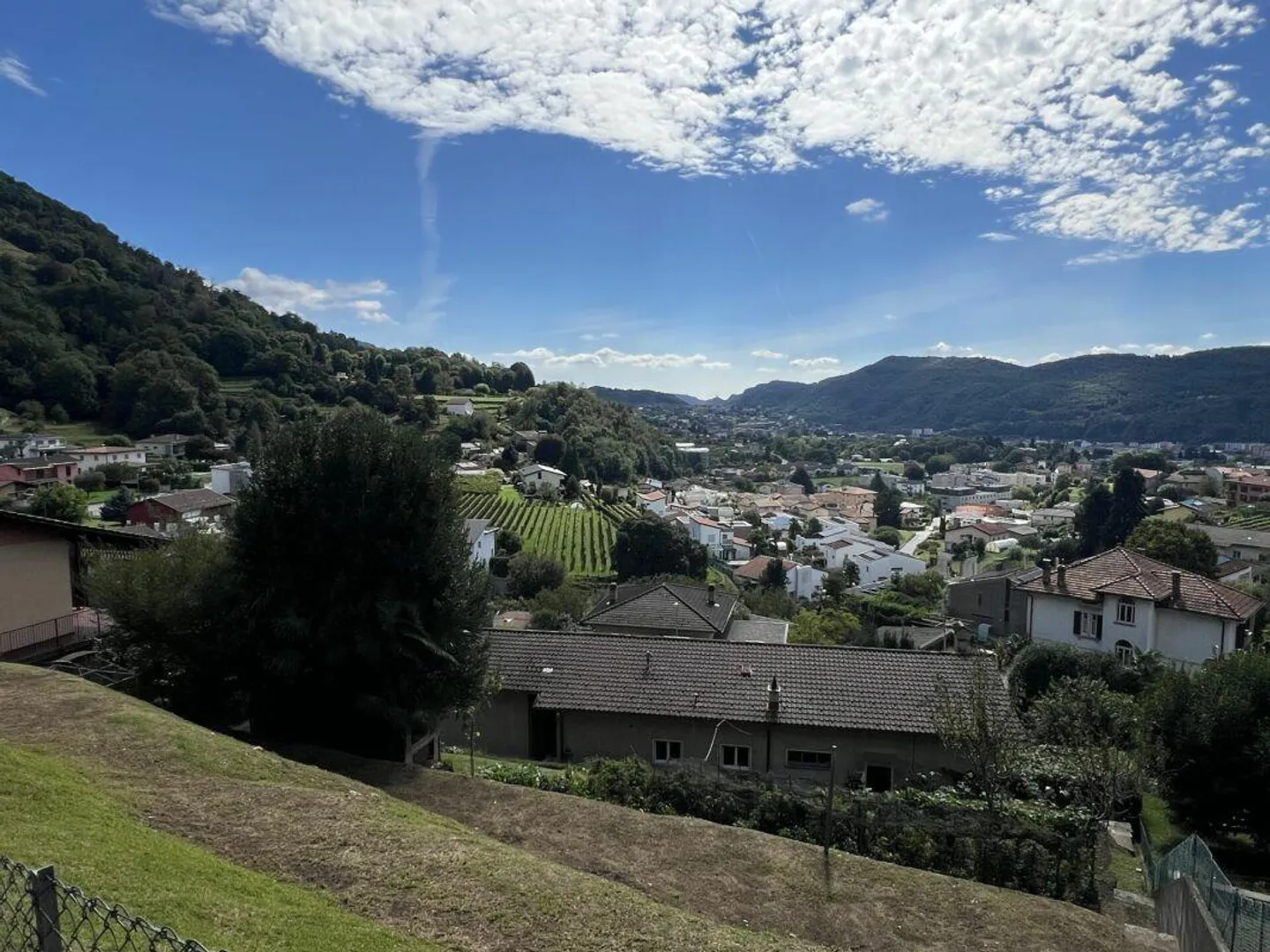 Baugrundstück mit Aussicht - Foto 3 von 4