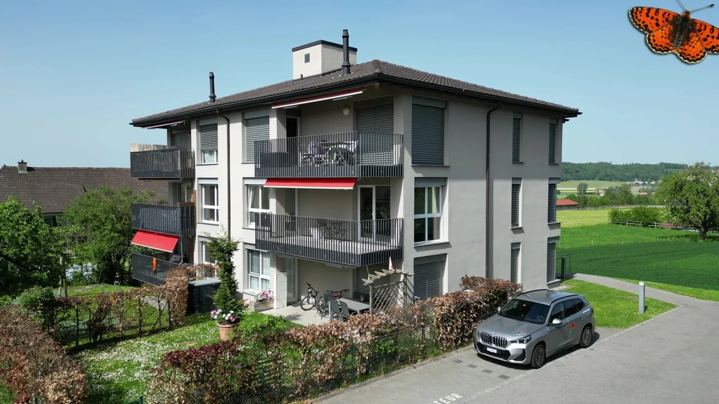 For sale 4.5 bright with large balcony! - Photo 1 of 15