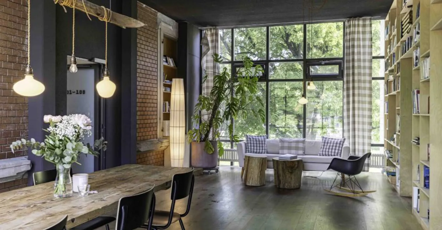 Spacious 3-Bedroom Apartment - Photo 7 of 11