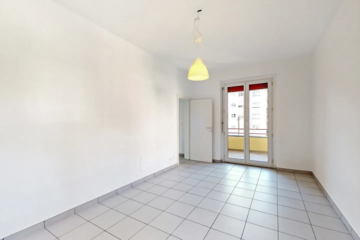 Molino Nuovo awaits you: light, tranquility and ideal location - Photo 1 of 11