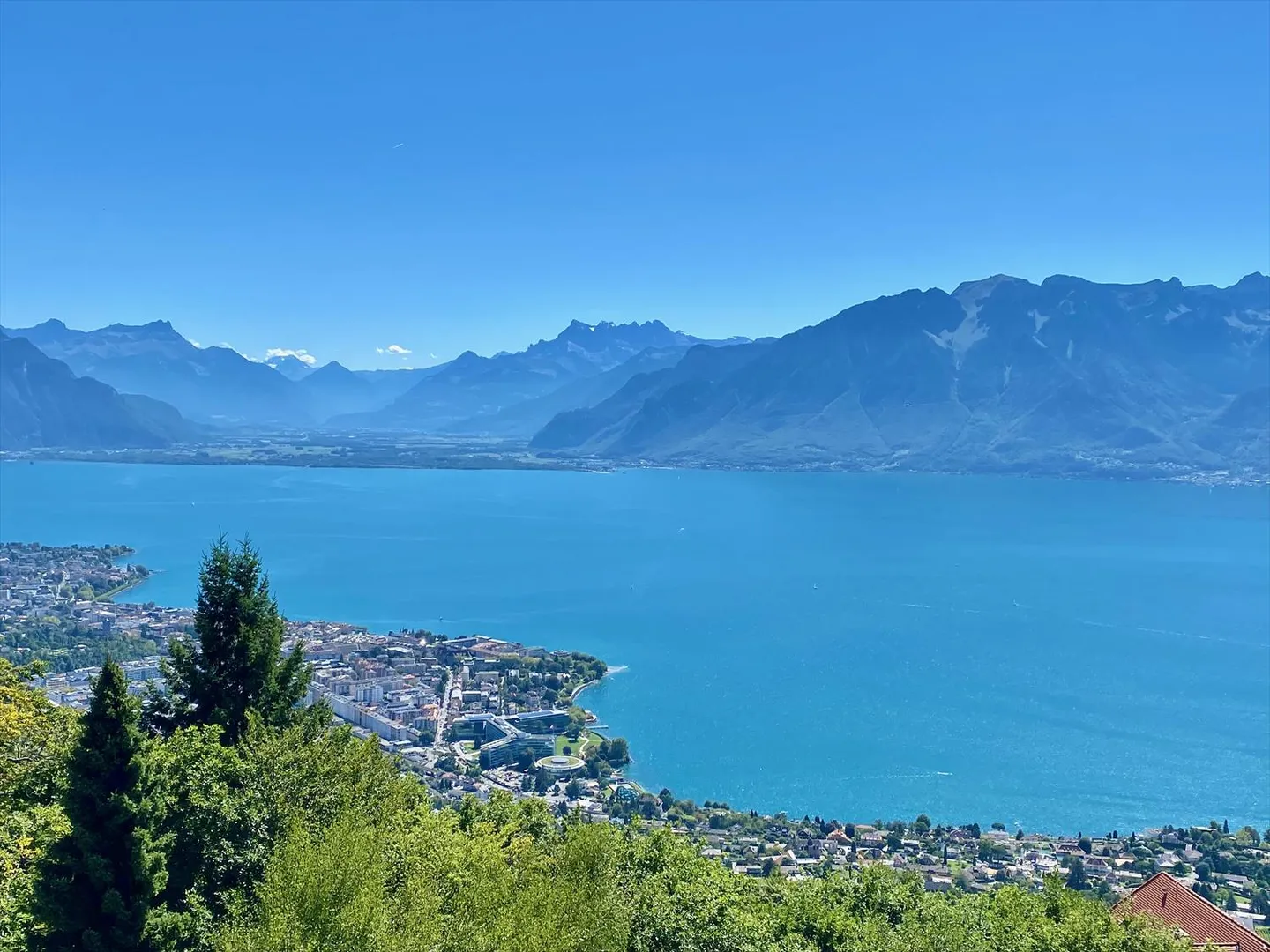 Appartement sofort bezugsbereit mit 2 Zimmern, Terrasse und Panoramablick - Foto 2 von 12