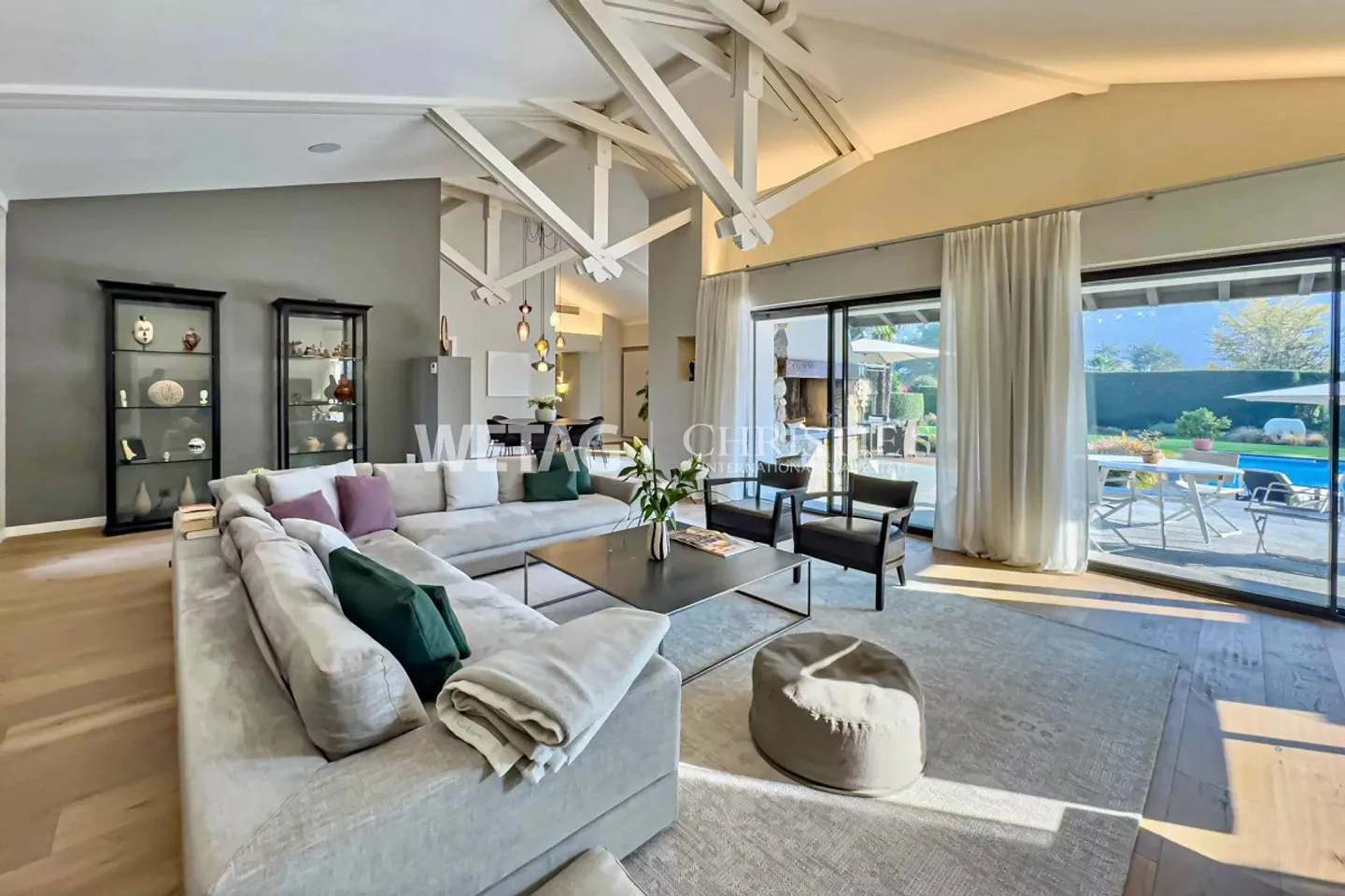 Lugano-Magliaso : Villa élégante avec piscine, entourée de verdure, incluant une dépendance pour les invités - Photo 3 sur 13