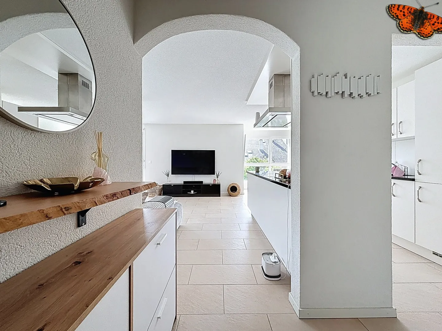 For sale 4.5 bright with large balcony! - Photo 6 of 15