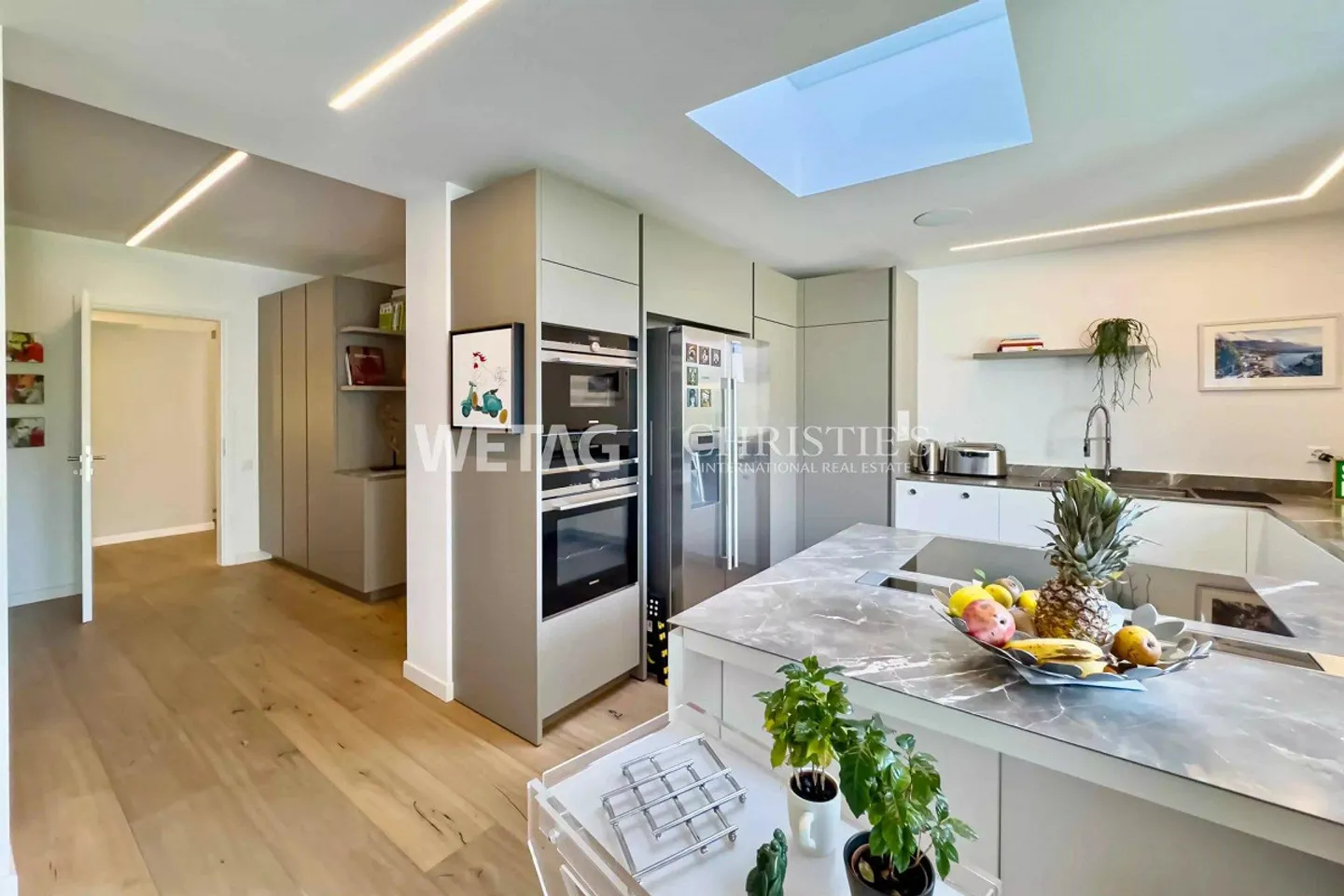 Lugano-Magliaso : Villa élégante avec piscine, entourée de verdure, incluant une dépendance pour les invités - Photo 5 sur 13