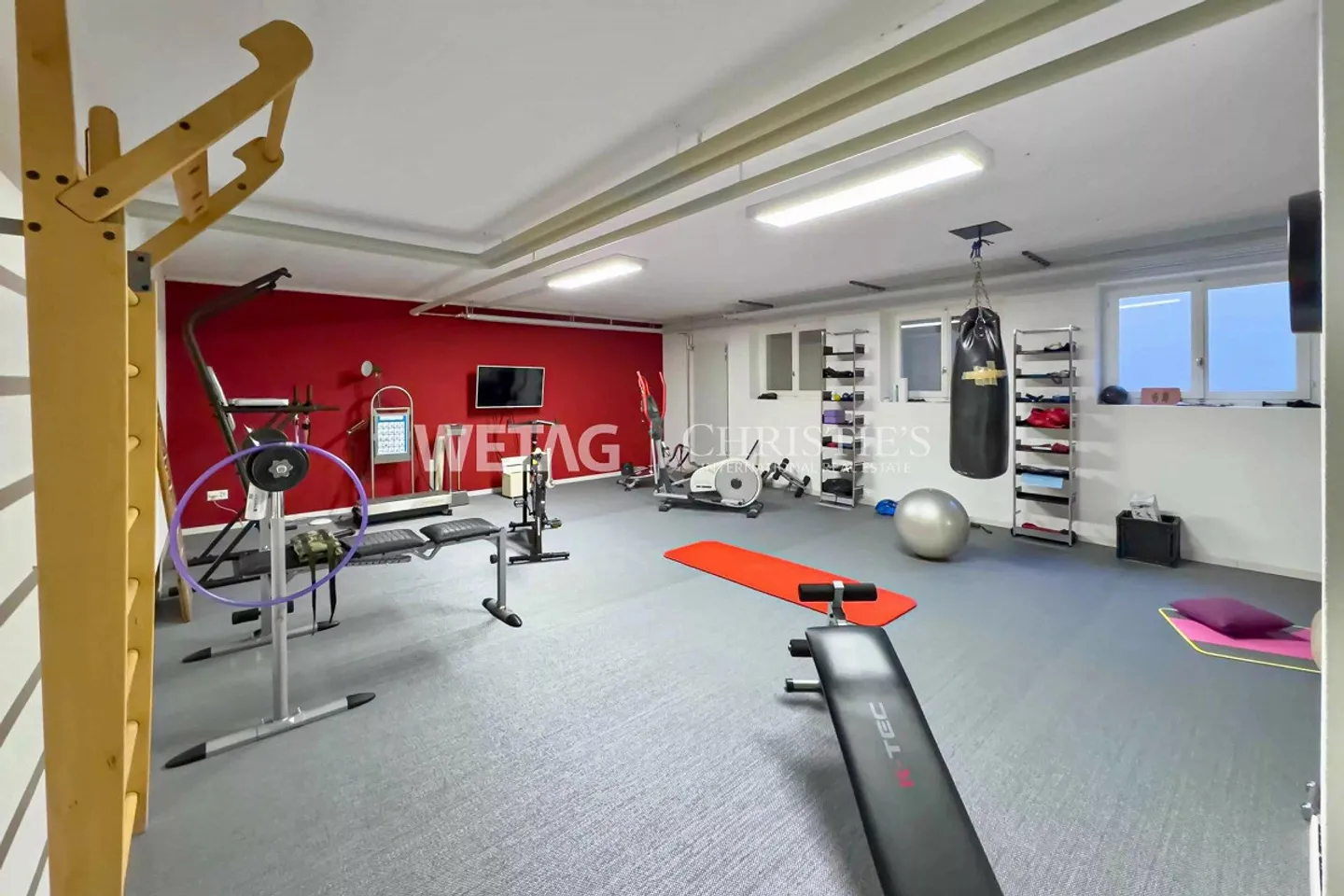 Lugano-Magliaso : Villa élégante avec piscine, entourée de verdure, incluant une dépendance pour les invités - Photo 10 sur 13