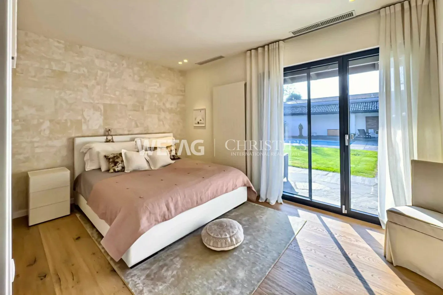 Lugano-Magliaso : Villa élégante avec piscine, entourée de verdure, incluant une dépendance pour les invités - Photo 6 sur 13