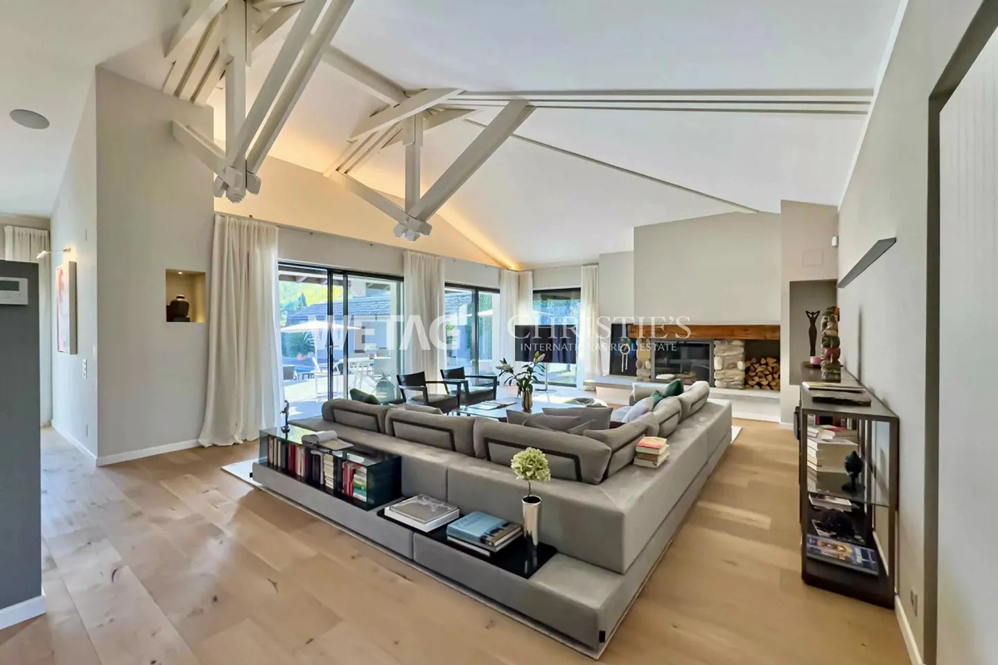 Lugano-Magliaso : Villa élégante avec piscine, entourée de verdure, incluant une dépendance pour les invités - Photo 7 sur 13