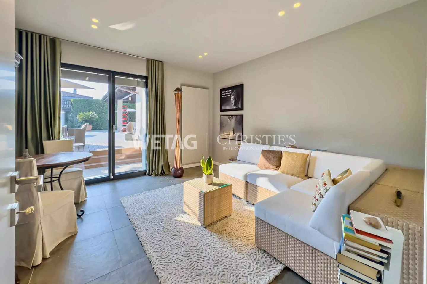 Lugano-Magliaso : Villa élégante avec piscine, entourée de verdure, incluant une dépendance pour les invités - Photo 8 sur 13