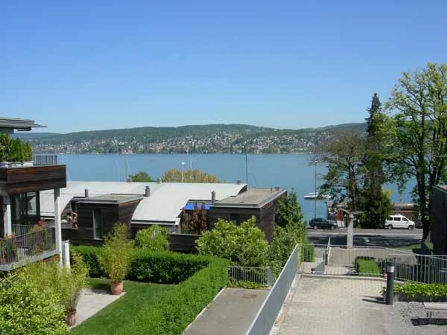 Superbe appartement en attique dans un emplacement unique au bord du beau lac de Zurich - Photo 1 sur 5