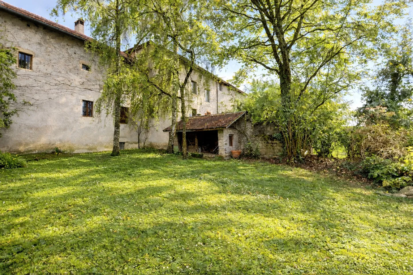 Maison charmante avec jardin bordé d'arbres à Collex - Photo 17 sur 19