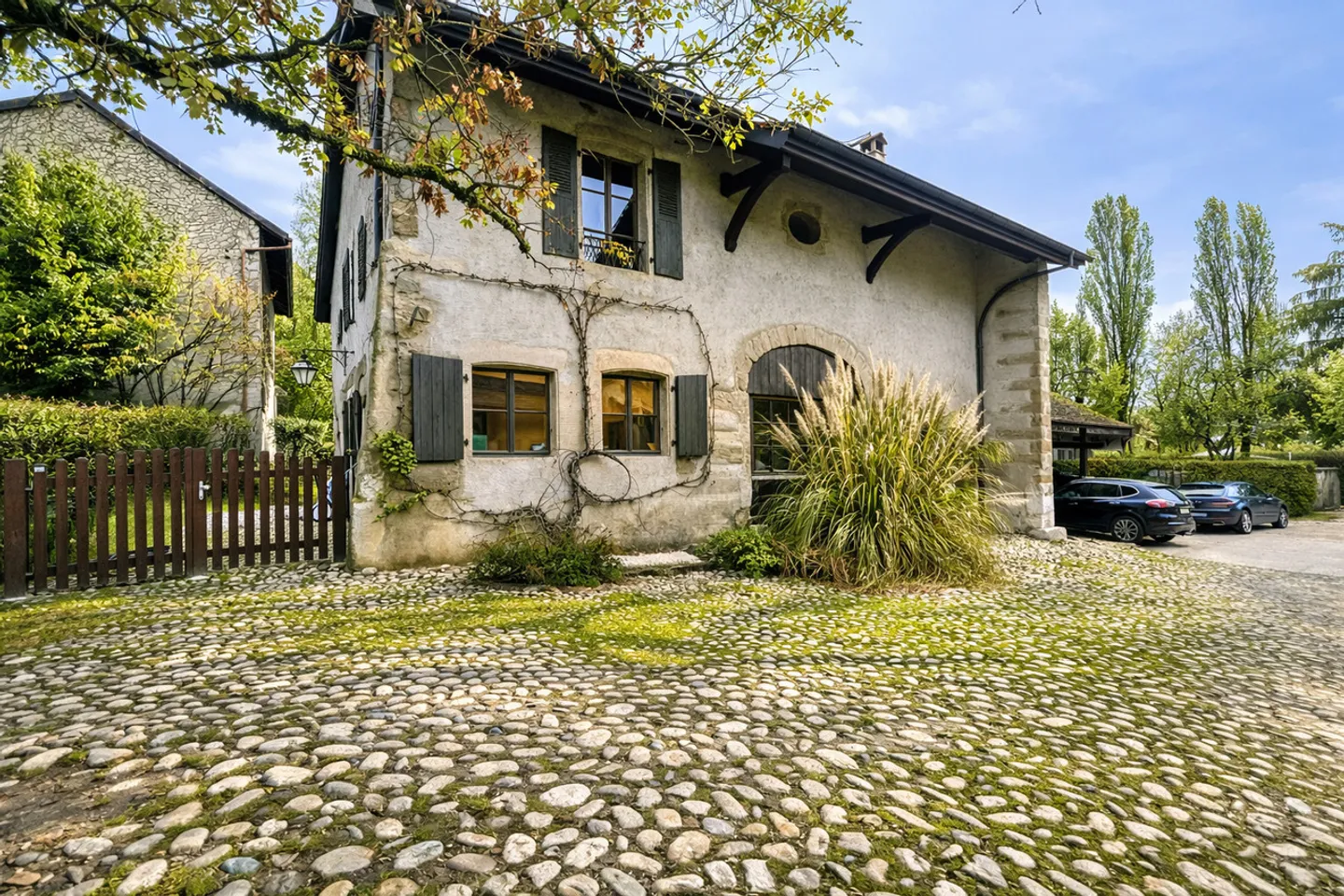 Maison charmante avec jardin bordé d'arbres à Collex - Photo 19 sur 19