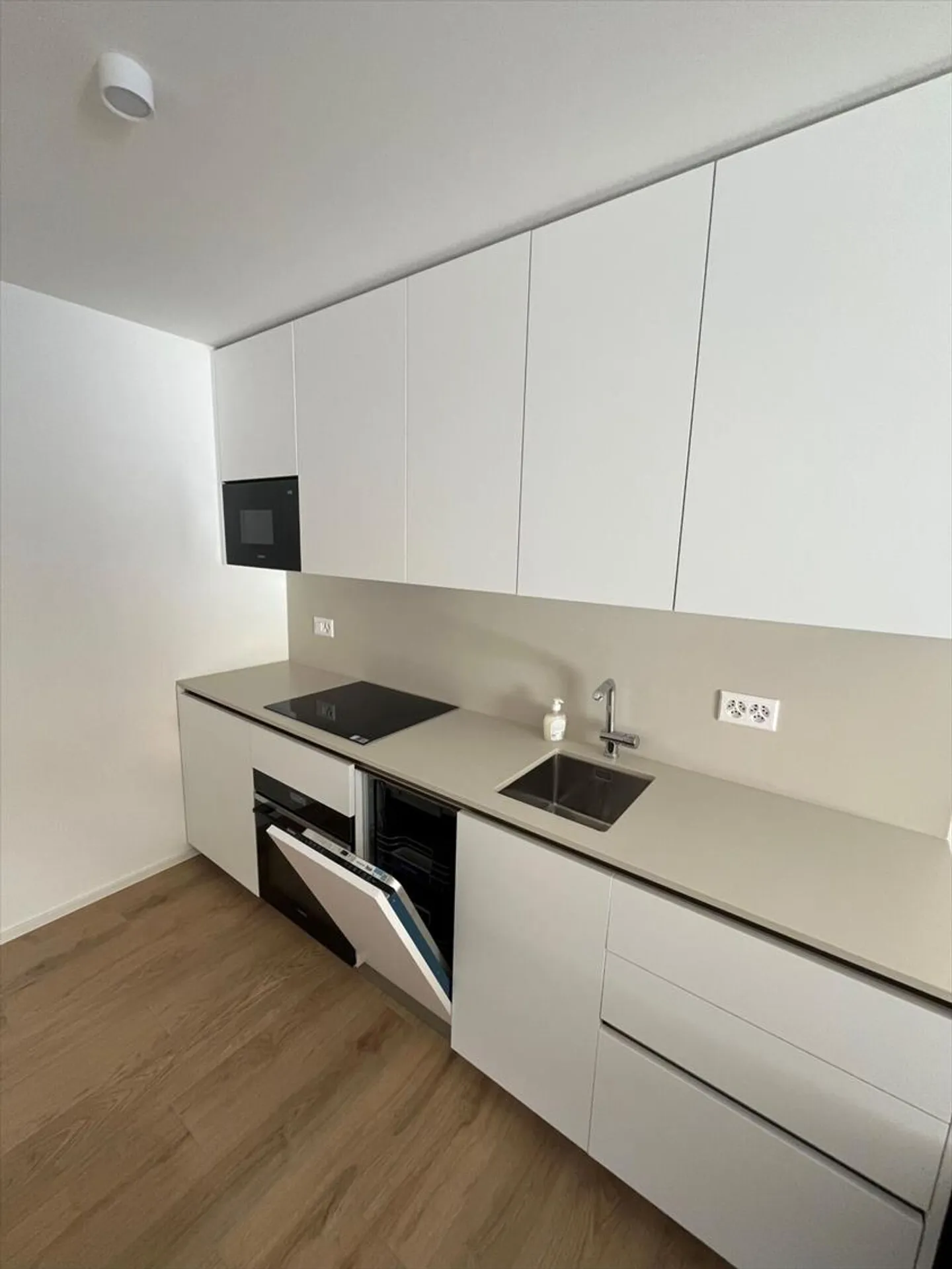 Möbliertes 1,5-Zimmer-Apartment - Foto 8 von 9