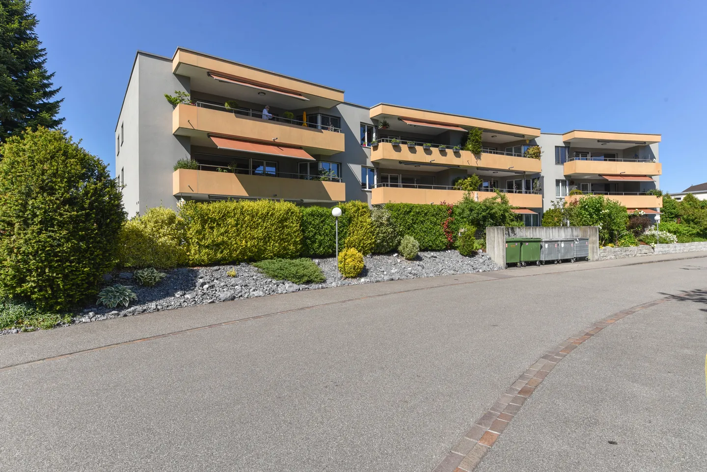 MODERN/HOCHWERTIGER INNENAUSBAU/RUHIGE UND GUTE LAGE/OFFENER GRUNDRISS - Foto 2 von 15