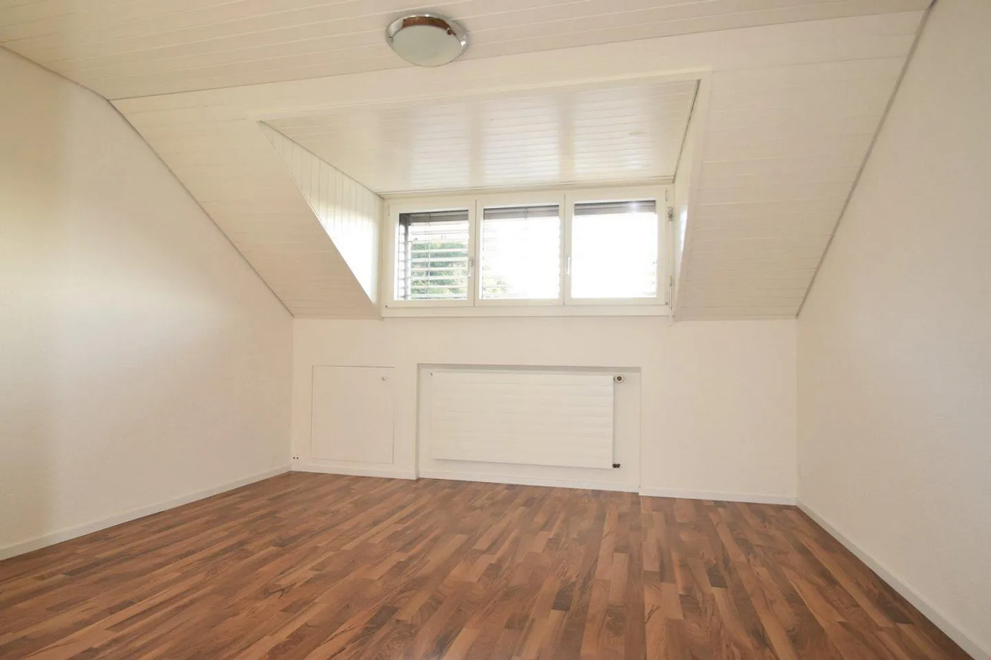 The ideal apartment for singles and young at heart - Photo 2 of 13